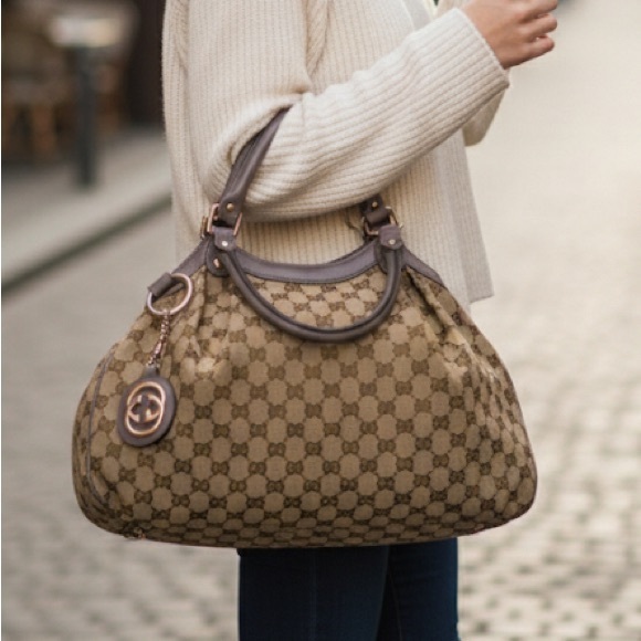 Gucci Handbags - Gucci Sukey GG Supreme Canvas Tote Rare Colorway